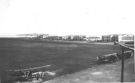 Hangar Line Sep 24 1932
